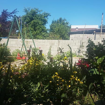 Guest House Luka Batumi Exterior photo