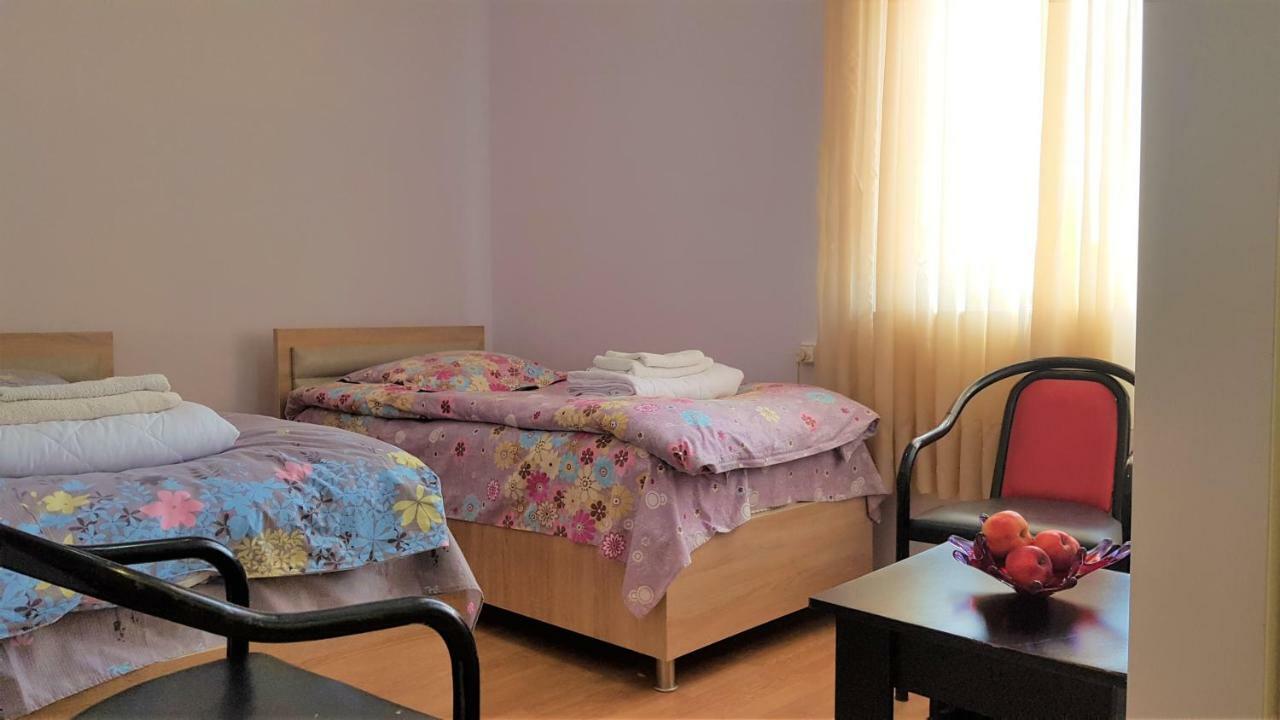 Guest House Luka Batumi Exterior photo