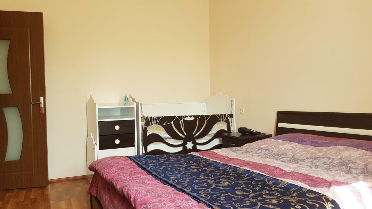 Guest House Luka Batumi Exterior photo