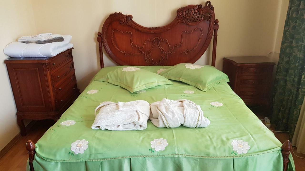 Guest House Luka Batumi Exterior photo