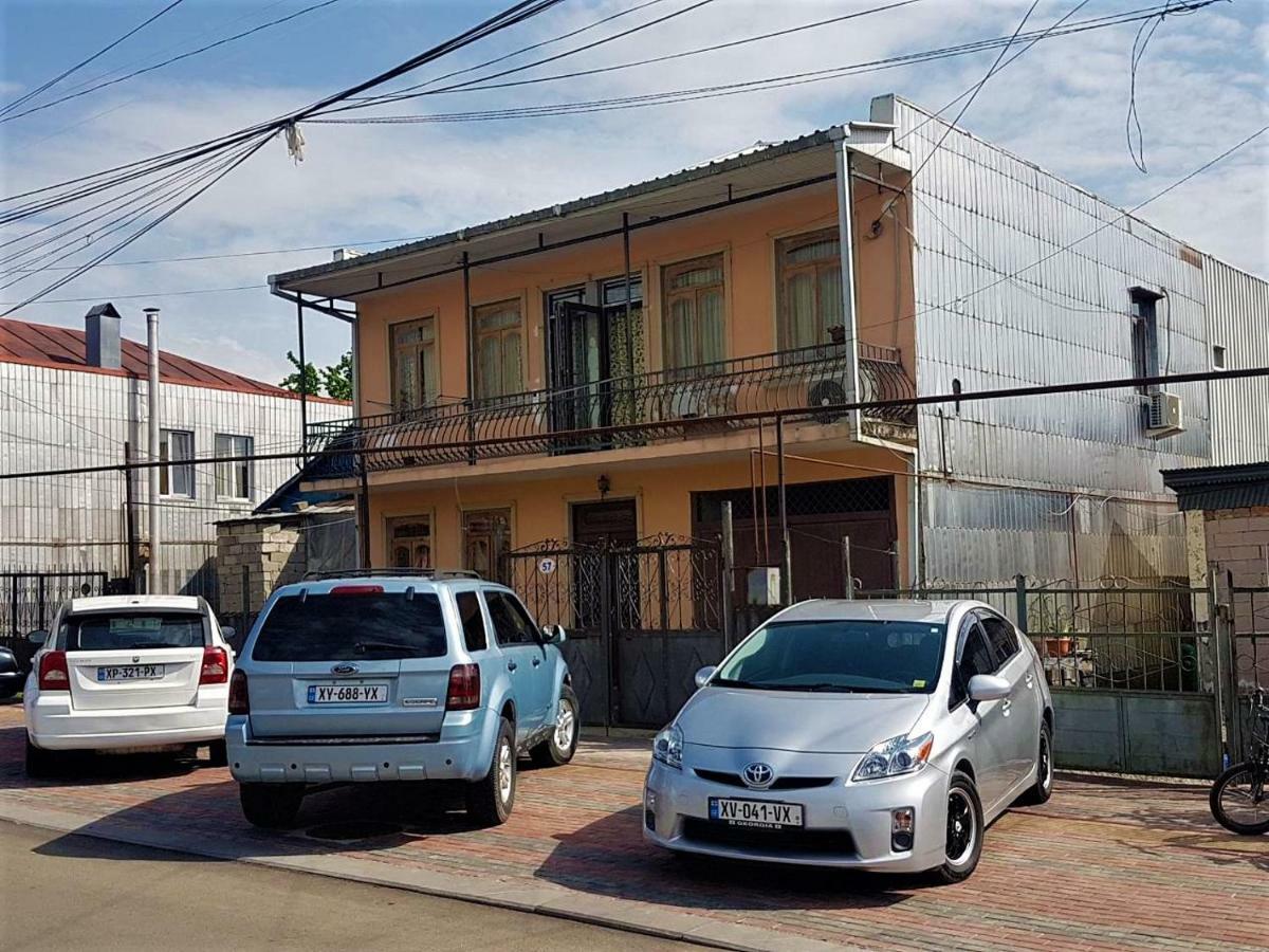 Guest House Luka Batumi Exterior photo